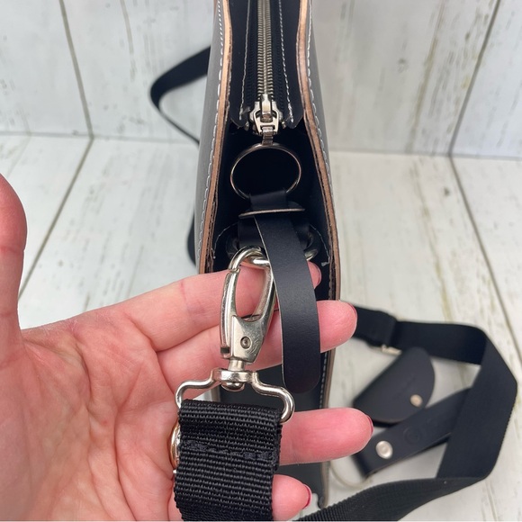 Vacavaliente Robb Vices Singapur U Exclusive Leather Briefcase - Picture 11 of 16